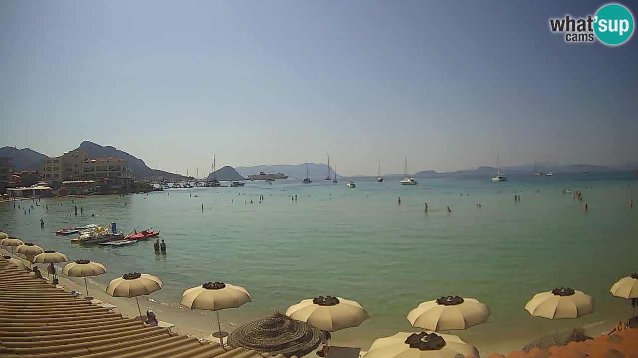 Spletna kamera Terza Spiaggia Golfo Aranci – Pogled na plažo v živo