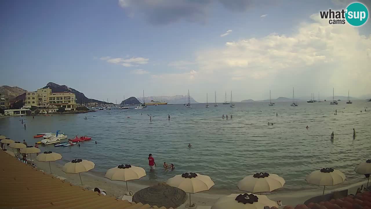 Spletna kamera Terza Spiaggia Golfo Aranci – Pogled na plažo v živo