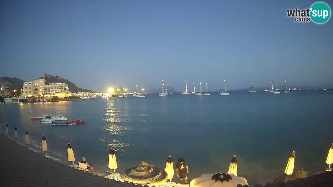 Spletna kamera Terza Spiaggia Golfo Aranci – Pogled na plažo v živo