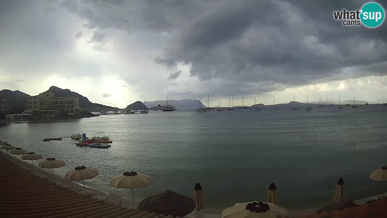 Spletna kamera Terza Spiaggia Golfo Aranci – Pogled na plažo v živo
