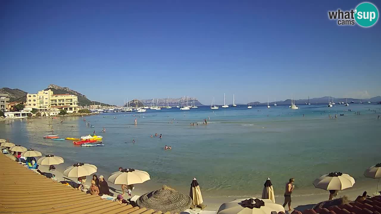 Spletna kamera Terza Spiaggia Golfo Aranci – Pogled na plažo v živo
