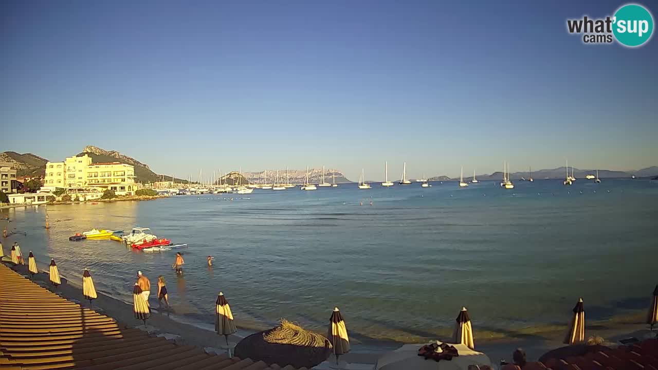 Spletna kamera Terza Spiaggia Golfo Aranci – Pogled na plažo v živo
