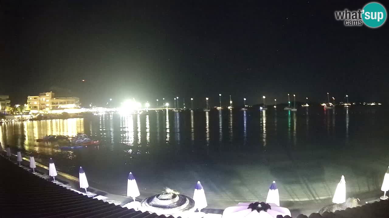 Spletna kamera Terza Spiaggia Golfo Aranci – Pogled na plažo v živo