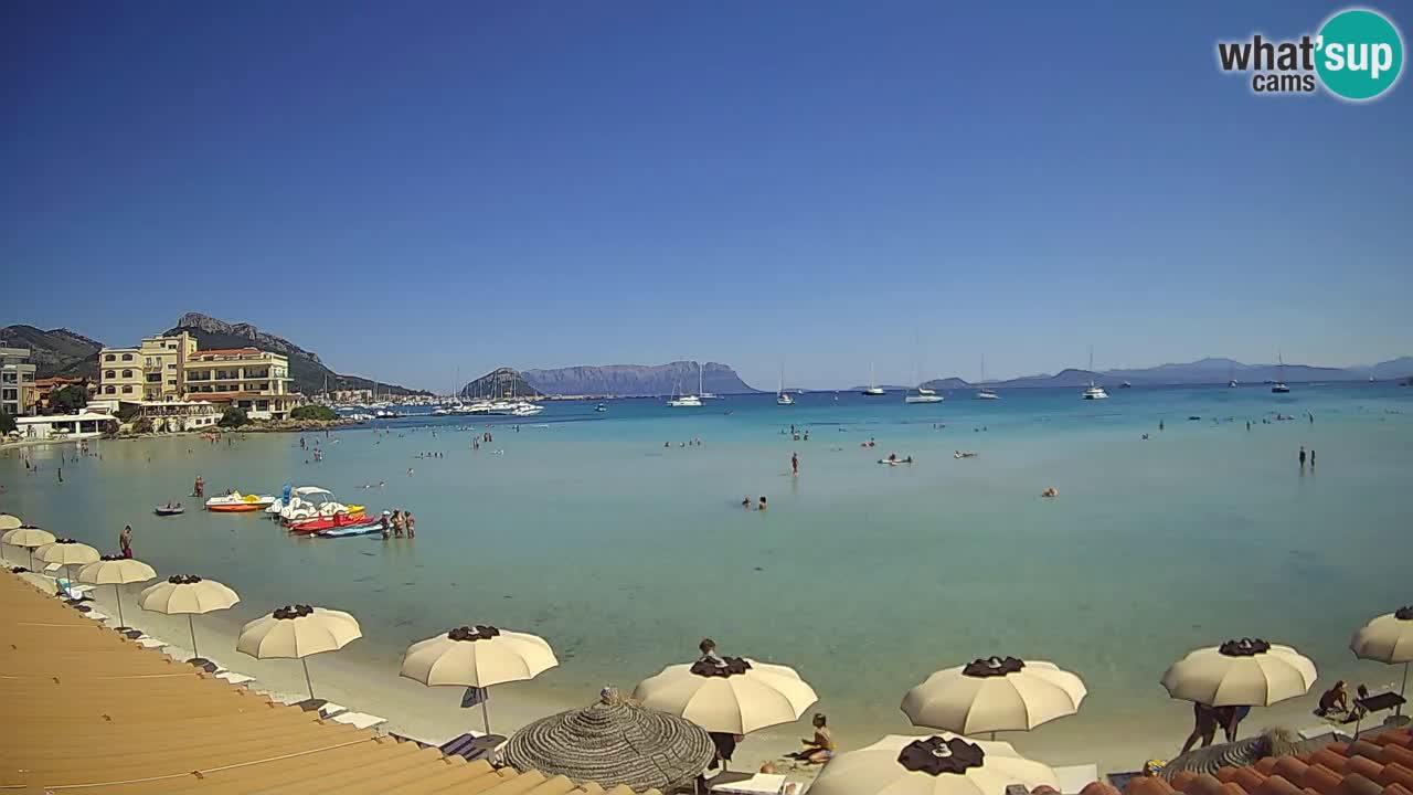 Spletna kamera Terza Spiaggia Golfo Aranci – Pogled na plažo v živo