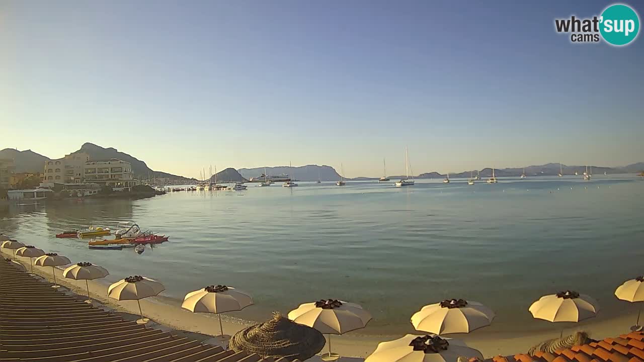 Spletna kamera Terza Spiaggia Golfo Aranci – Pogled na plažo v živo