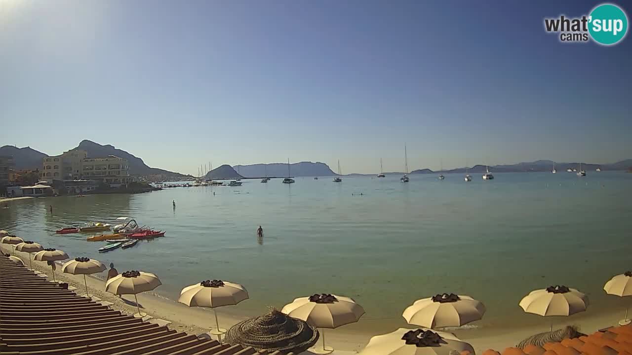 Spletna kamera Terza Spiaggia Golfo Aranci – Pogled na plažo v živo