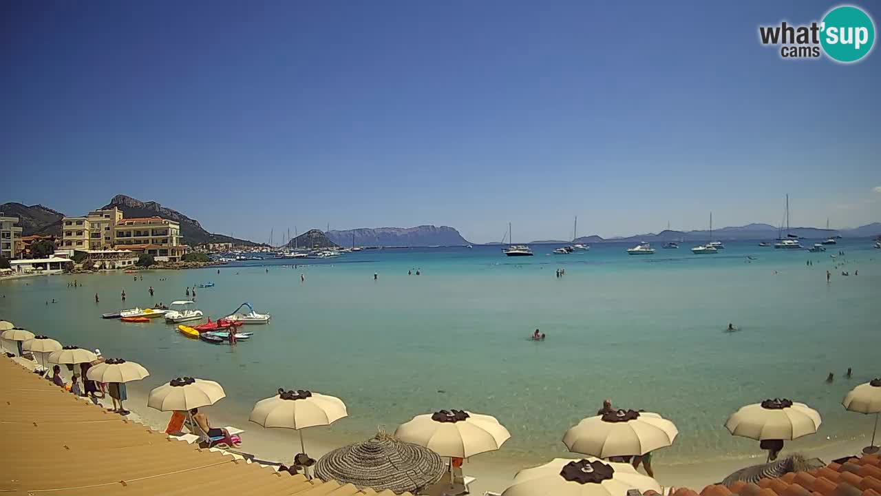 Spletna kamera Terza Spiaggia Golfo Aranci – Pogled na plažo v živo