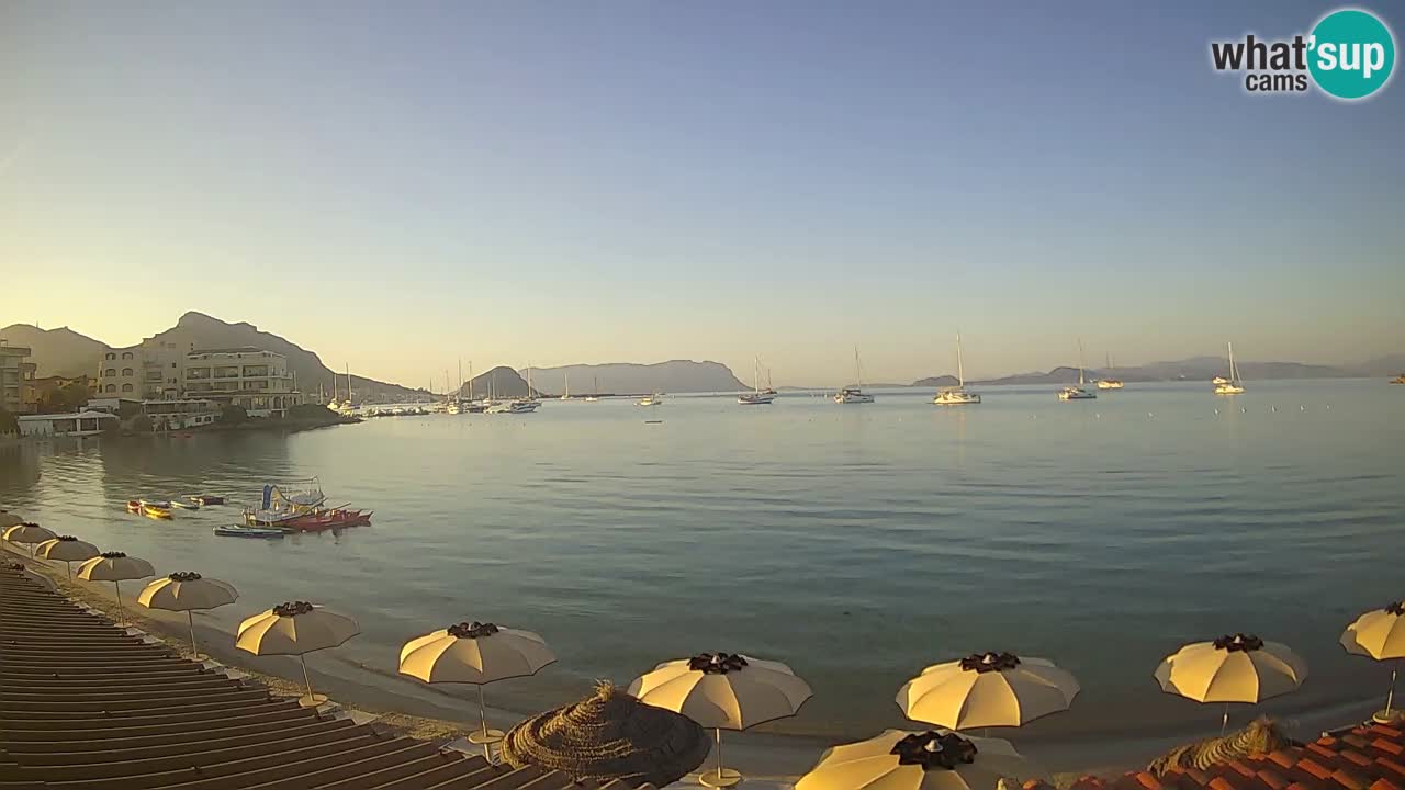 Spletna kamera Terza Spiaggia Golfo Aranci – Pogled na plažo v živo