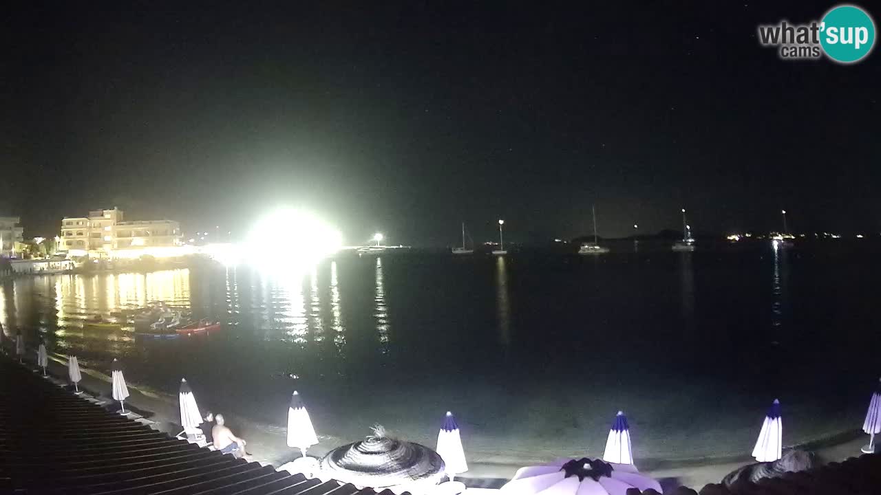 Spletna kamera Terza Spiaggia Golfo Aranci – Pogled na plažo v živo