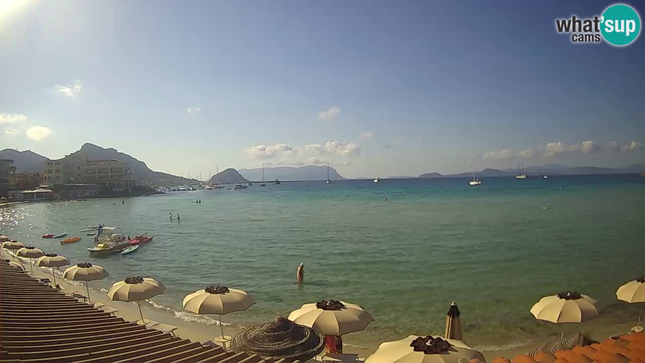 Spletna kamera Terza Spiaggia Golfo Aranci – Pogled na plažo v živo