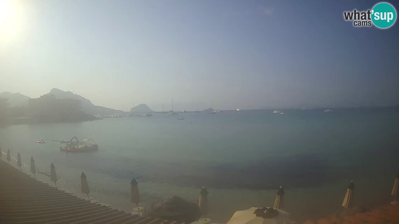 Spletna kamera Terza Spiaggia Golfo Aranci – Pogled na plažo v živo