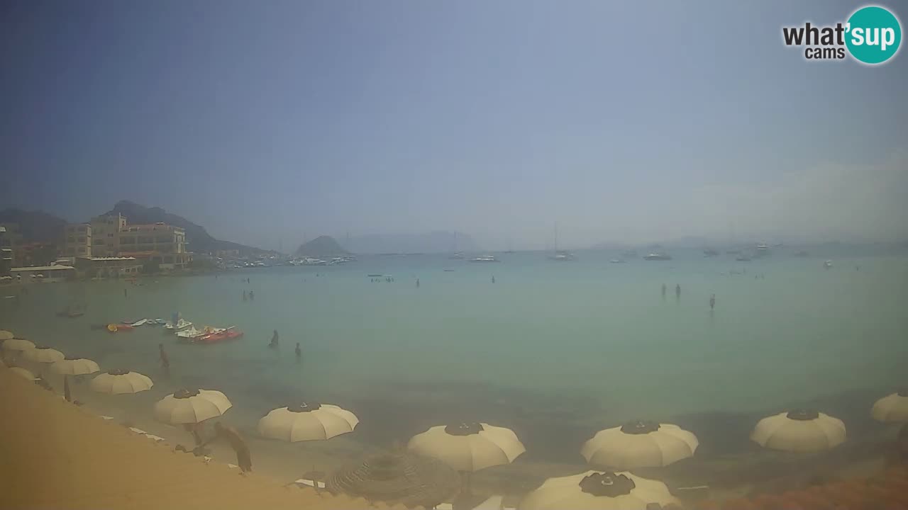 Spletna kamera Terza Spiaggia Golfo Aranci – Pogled na plažo v živo