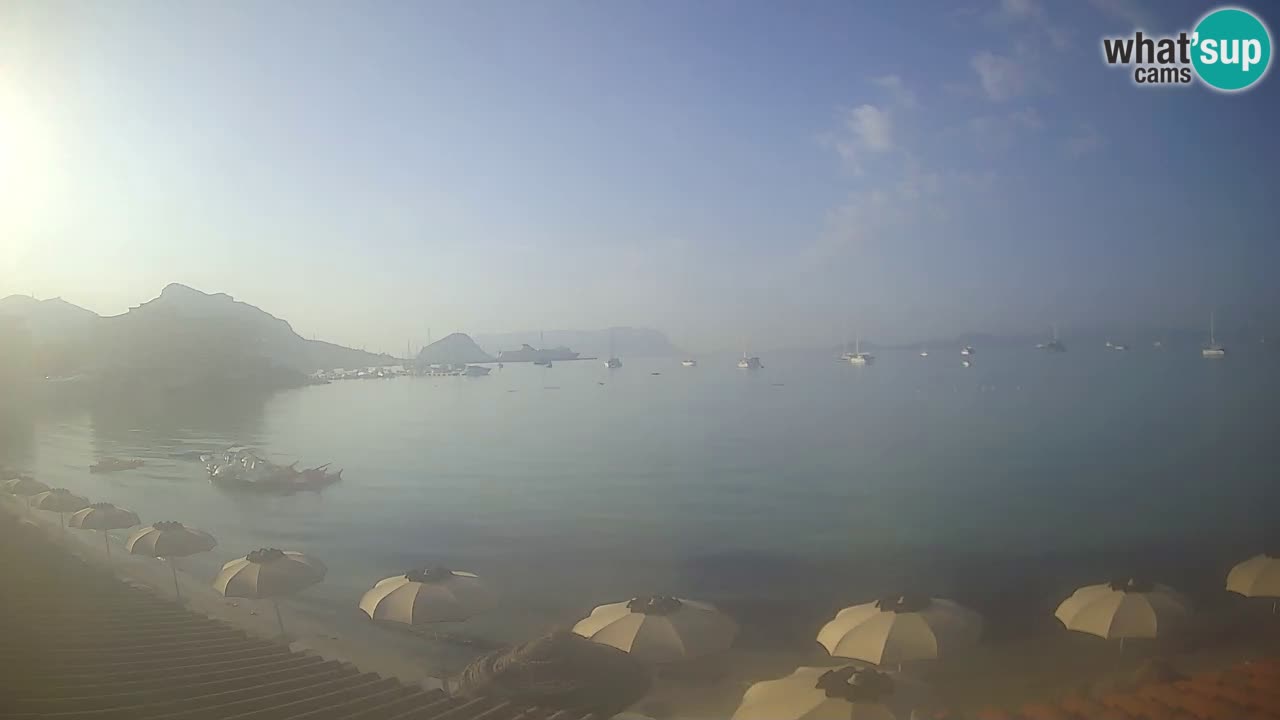 Spletna kamera Terza Spiaggia Golfo Aranci – Pogled na plažo v živo