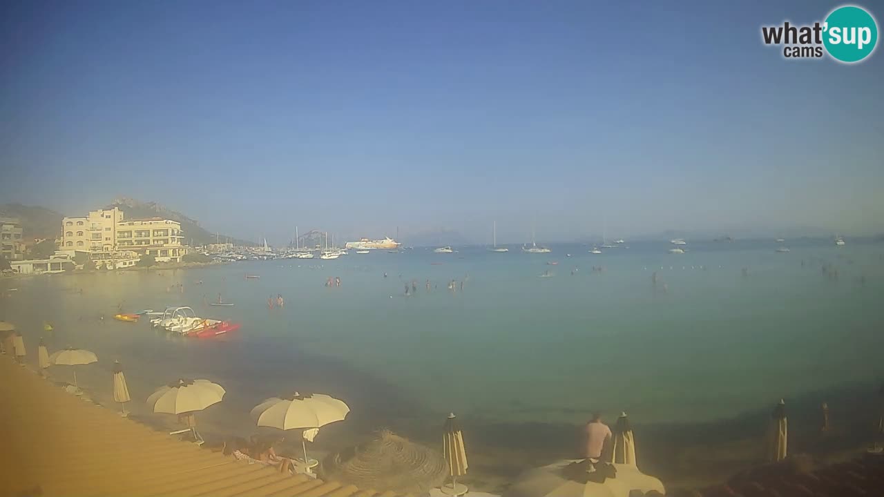 Spletna kamera Terza Spiaggia Golfo Aranci – Pogled na plažo v živo