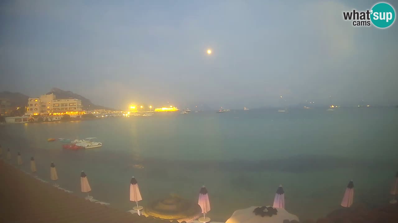 Spletna kamera Terza Spiaggia Golfo Aranci – Pogled na plažo v živo