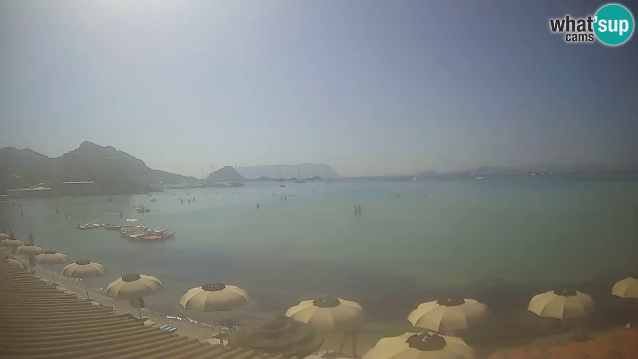 Spletna kamera Terza Spiaggia Golfo Aranci – Pogled na plažo v živo