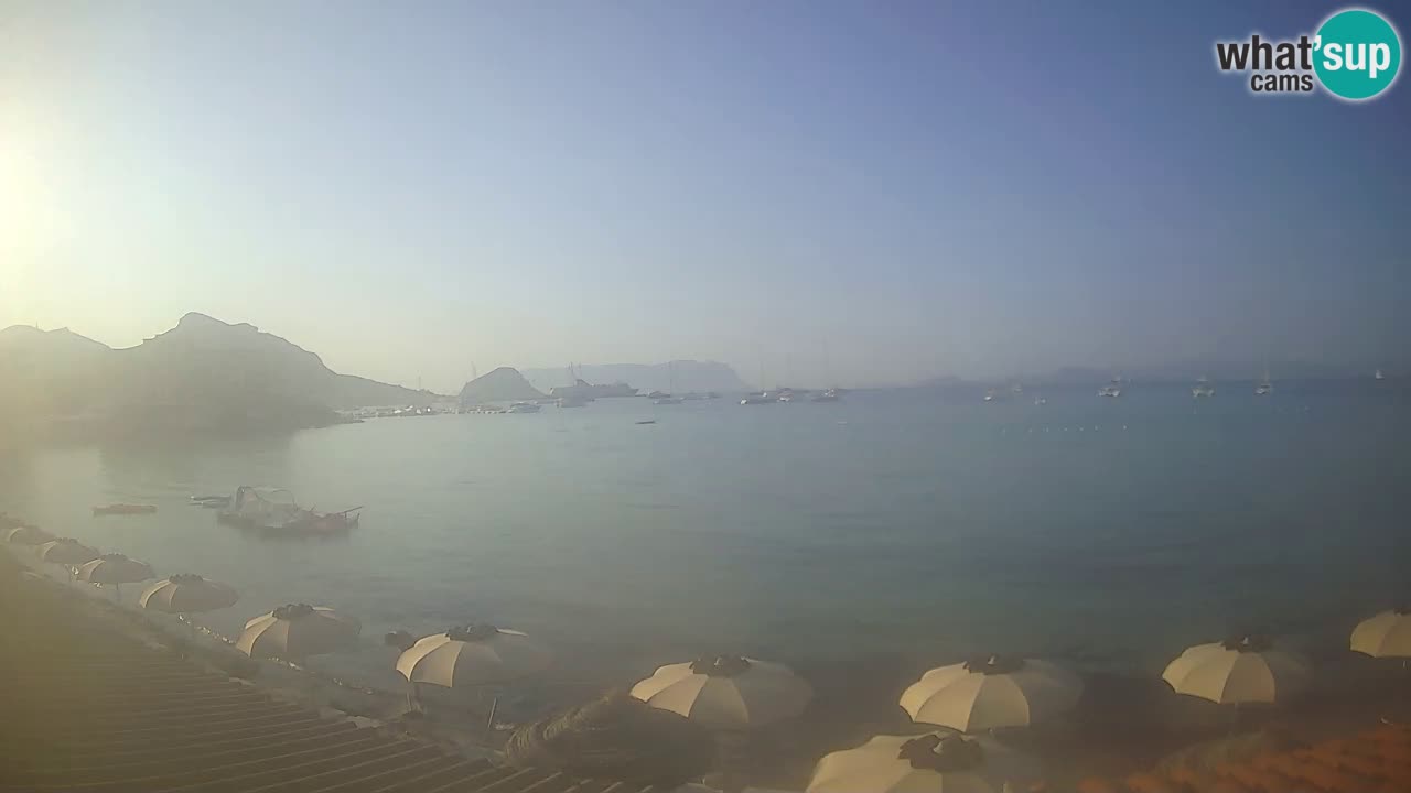Spletna kamera Terza Spiaggia Golfo Aranci – Pogled na plažo v živo