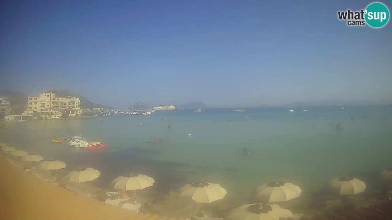 Spletna kamera Terza Spiaggia Golfo Aranci – Pogled na plažo v živo