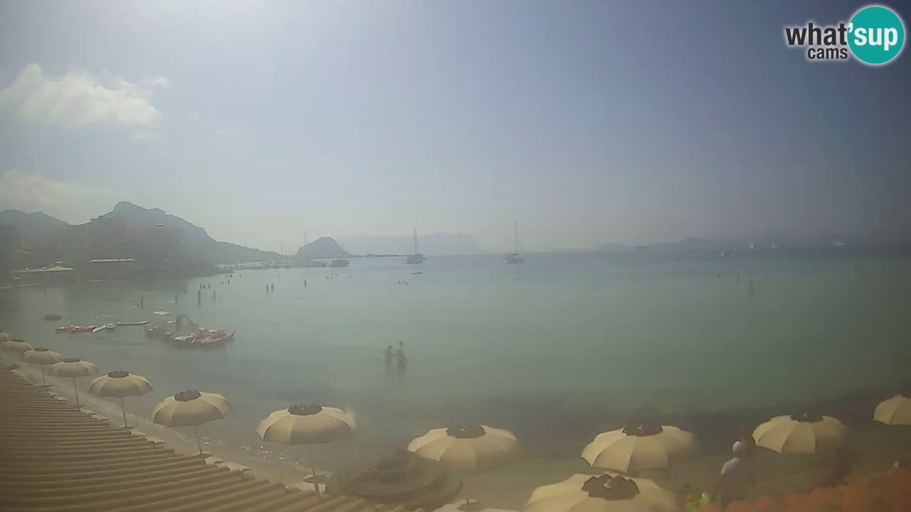 Spletna kamera Terza Spiaggia Golfo Aranci – Pogled na plažo v živo