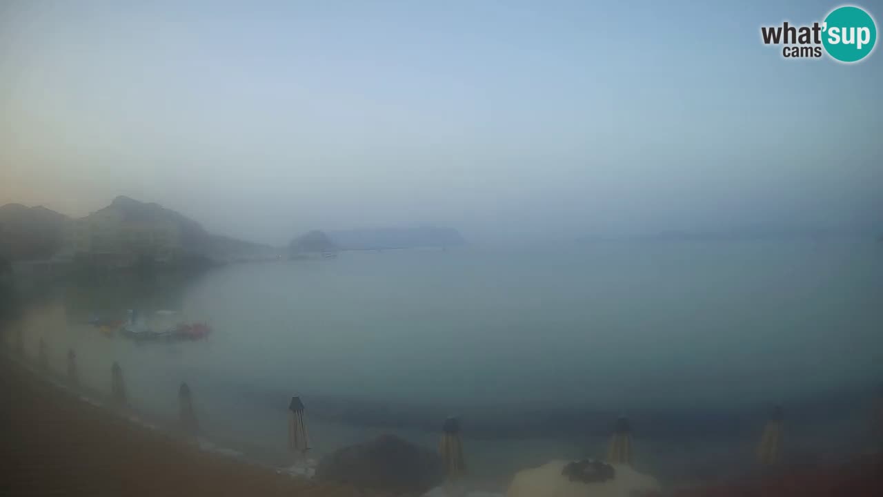 Spletna kamera Terza Spiaggia Golfo Aranci – Pogled na plažo v živo
