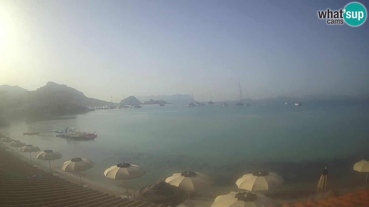 Spletna kamera Terza Spiaggia Golfo Aranci – Pogled na plažo v živo