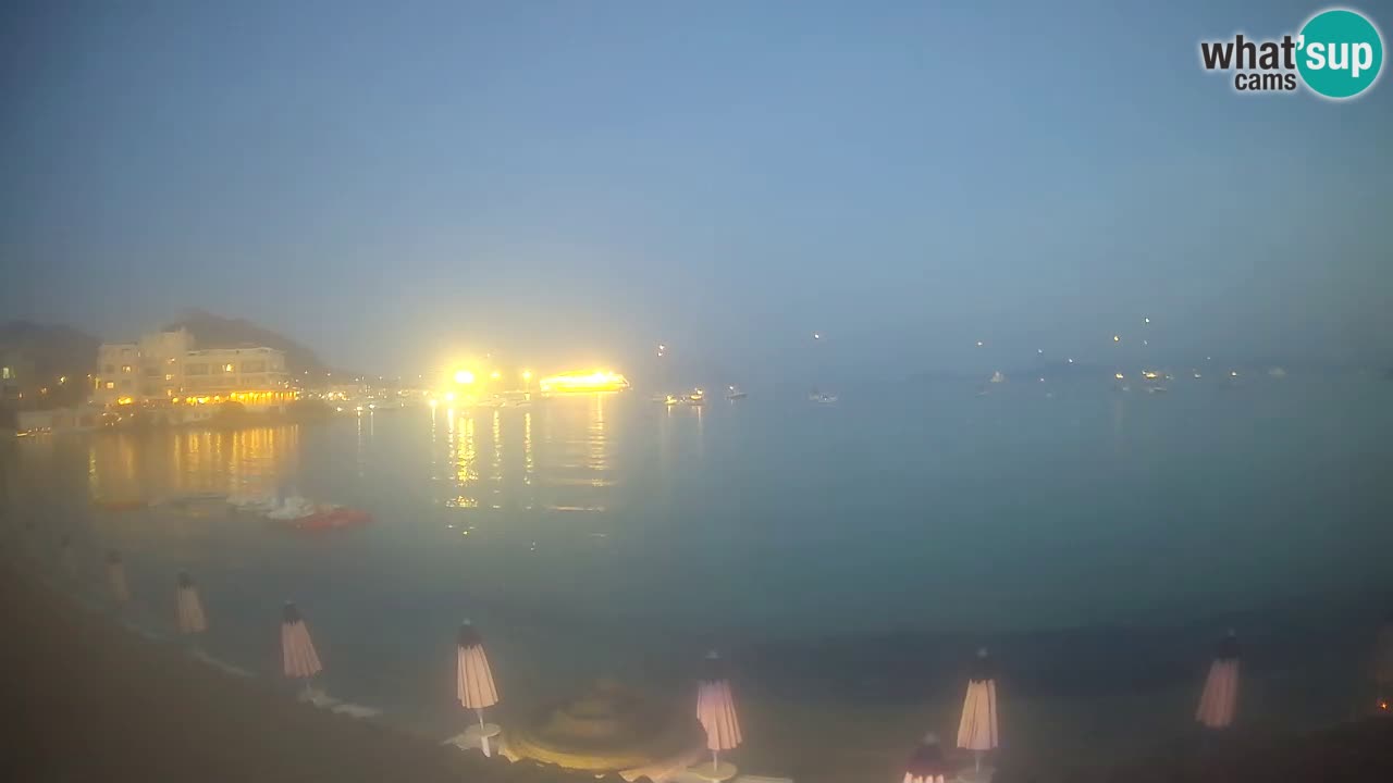 Spletna kamera Terza Spiaggia Golfo Aranci – Pogled na plažo v živo