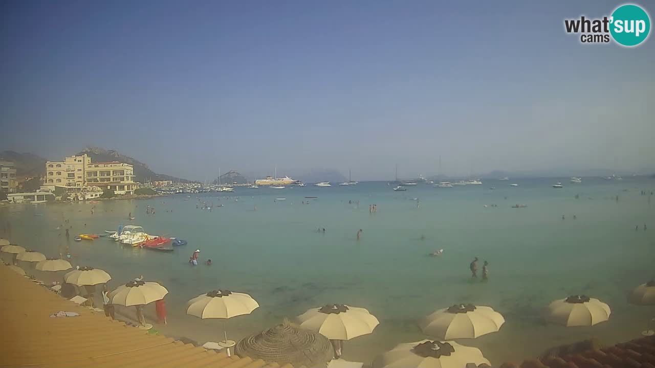 Spletna kamera Terza Spiaggia Golfo Aranci – Pogled na plažo v živo