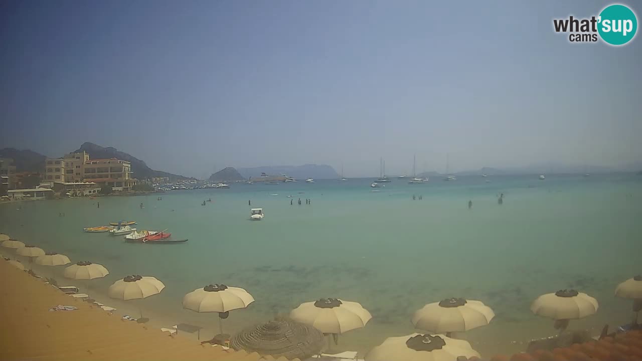 Spletna kamera Terza Spiaggia Golfo Aranci – Pogled na plažo v živo