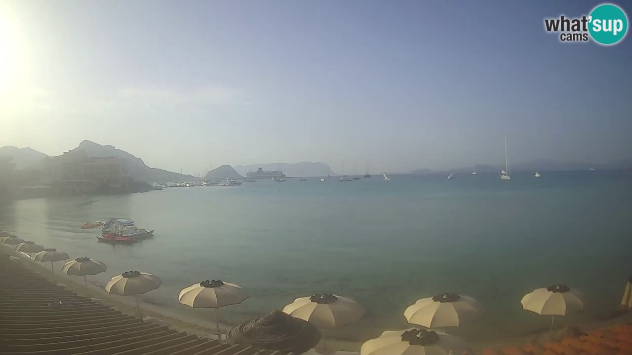 Spletna kamera Terza Spiaggia Golfo Aranci – Pogled na plažo v živo