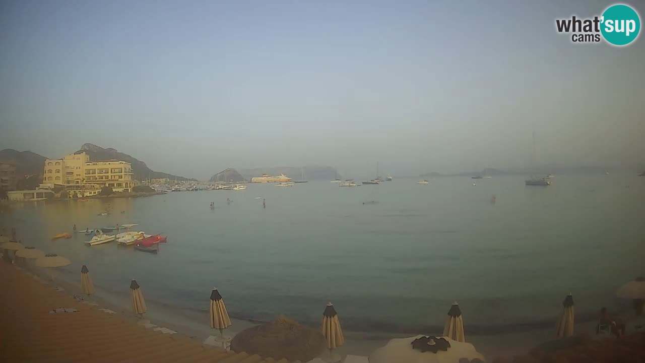 Spletna kamera Terza Spiaggia Golfo Aranci – Pogled na plažo v živo