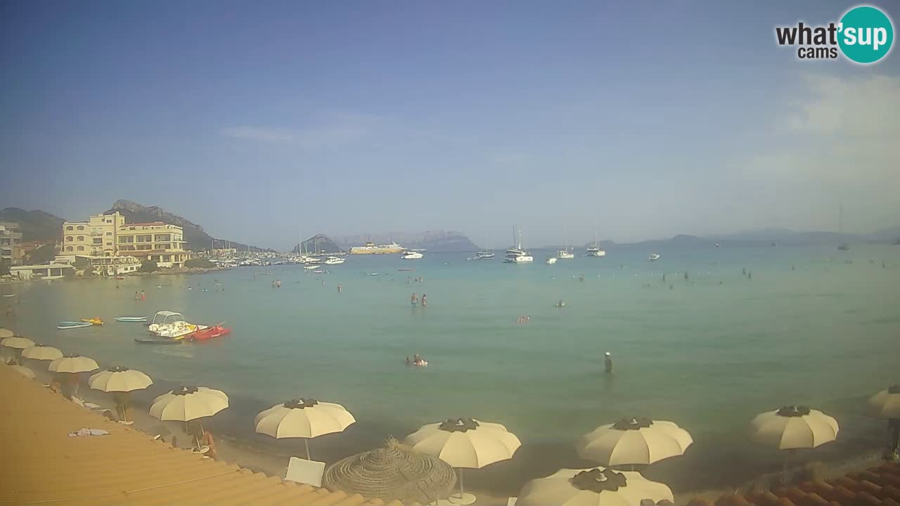 Spletna kamera Terza Spiaggia Golfo Aranci – Pogled na plažo v živo