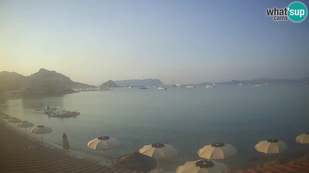 Spletna kamera Terza Spiaggia Golfo Aranci – Pogled na plažo v živo