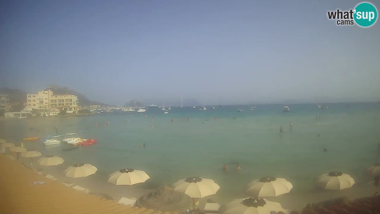 Spletna kamera Terza Spiaggia Golfo Aranci – Pogled na plažo v živo