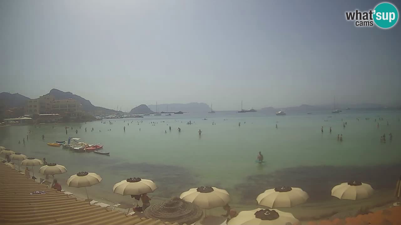 Spletna kamera Terza Spiaggia Golfo Aranci – Pogled na plažo v živo