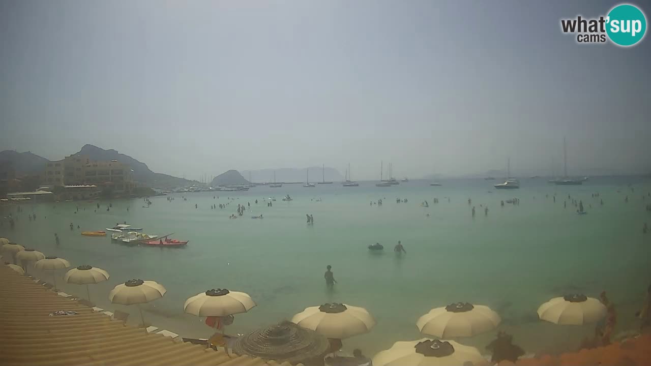 Spletna kamera Terza Spiaggia Golfo Aranci – Pogled na plažo v živo