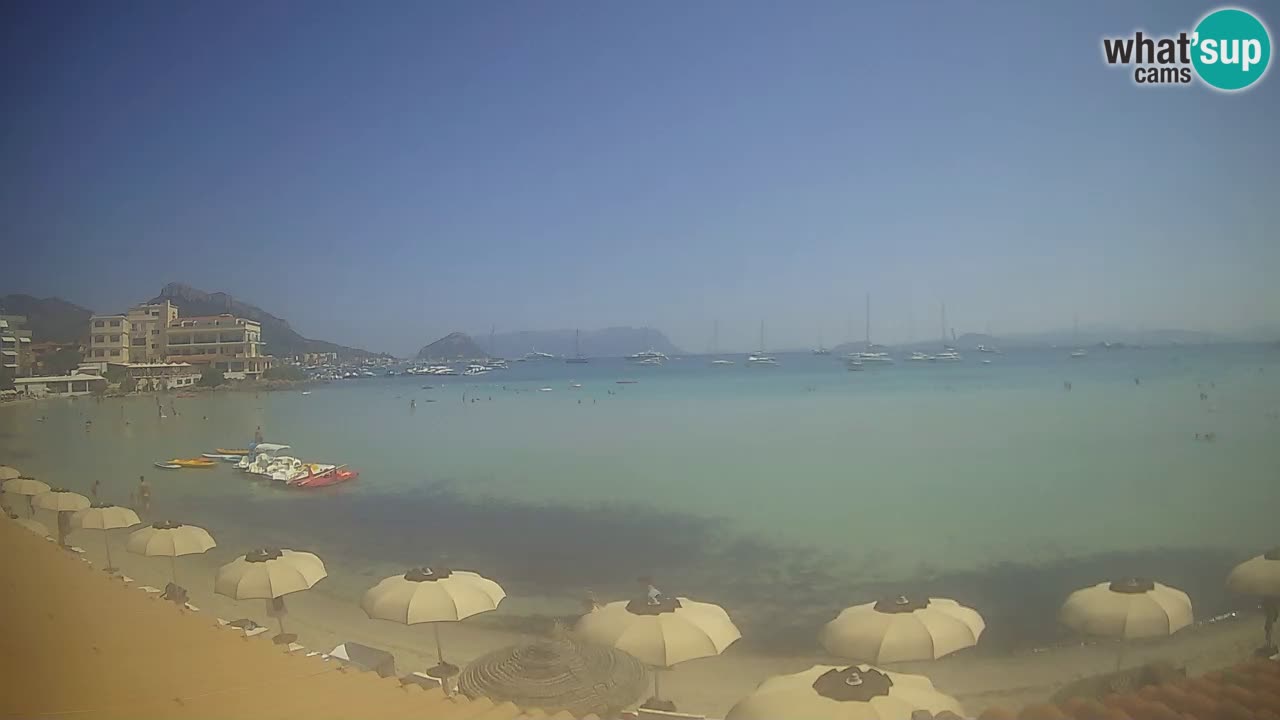 Spletna kamera Terza Spiaggia Golfo Aranci – Pogled na plažo v živo