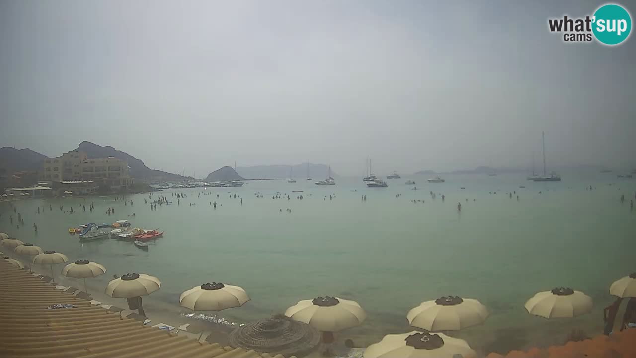 Spletna kamera Terza Spiaggia Golfo Aranci – Pogled na plažo v živo