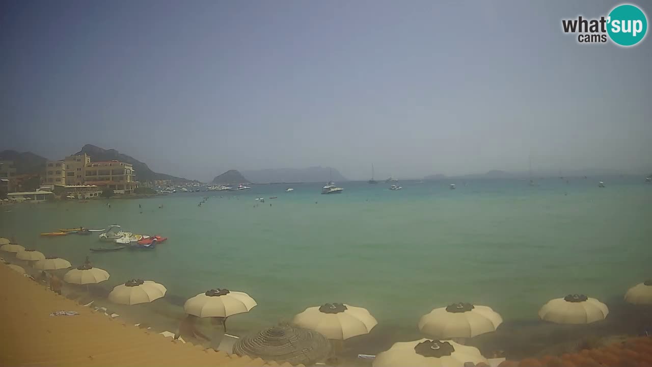 Spletna kamera Terza Spiaggia Golfo Aranci – Pogled na plažo v živo