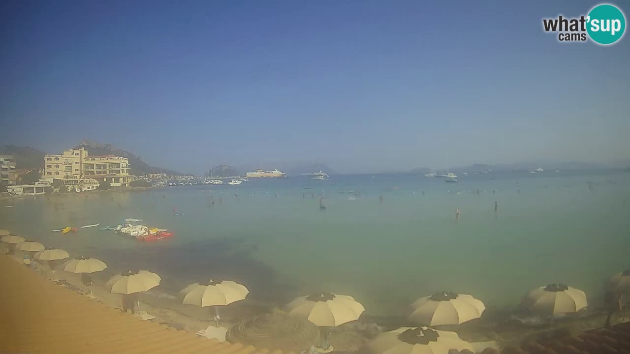 Spletna kamera Terza Spiaggia Golfo Aranci – Pogled na plažo v živo
