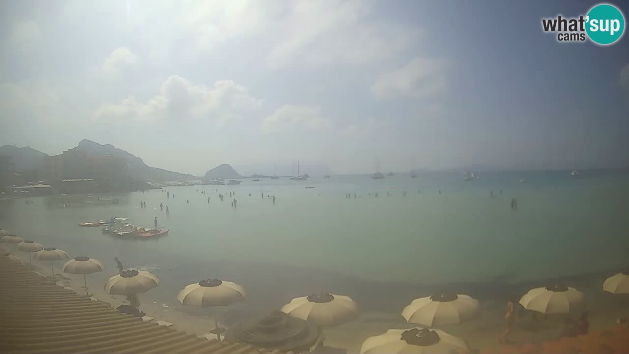 Spletna kamera Terza Spiaggia Golfo Aranci – Pogled na plažo v živo