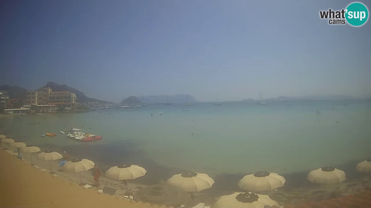 Spletna kamera Terza Spiaggia Golfo Aranci – Pogled na plažo v živo