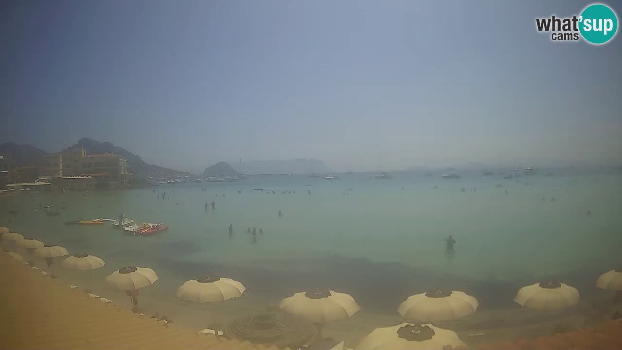 Spletna kamera Terza Spiaggia Golfo Aranci – Pogled na plažo v živo