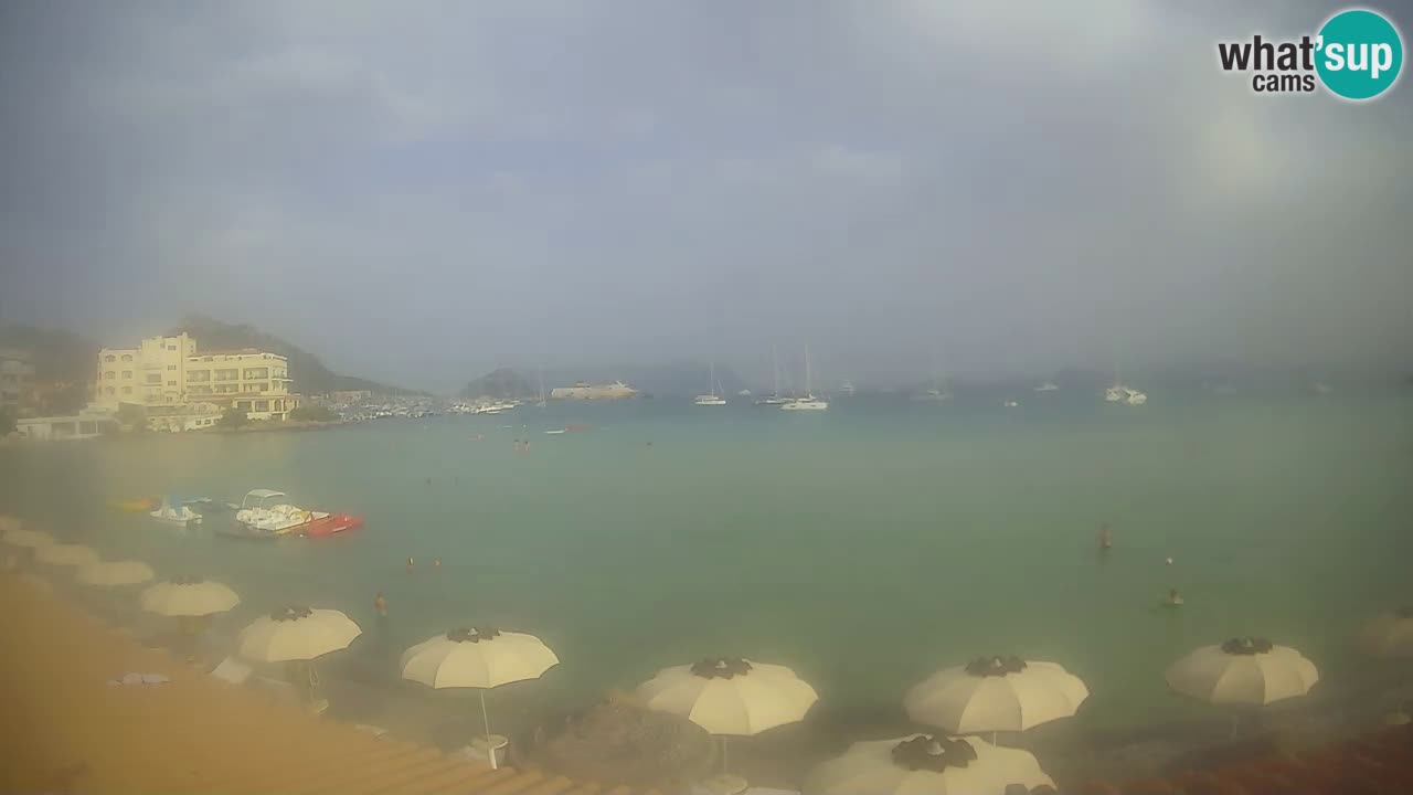 Spletna kamera Terza Spiaggia Golfo Aranci – Pogled na plažo v živo