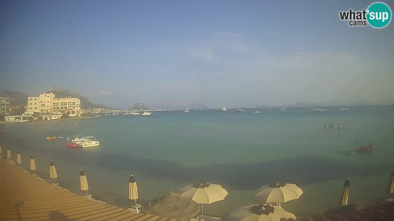 Spletna kamera Terza Spiaggia Golfo Aranci – Pogled na plažo v živo