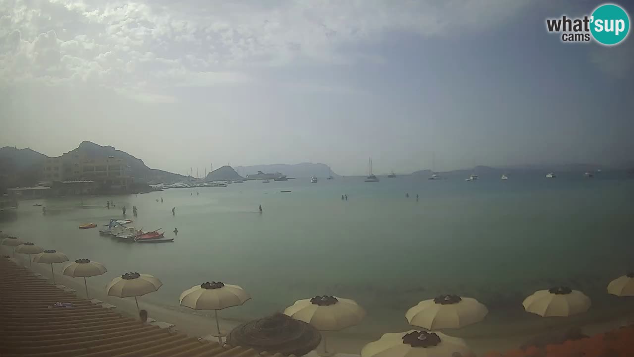 Spletna kamera Terza Spiaggia Golfo Aranci – Pogled na plažo v živo