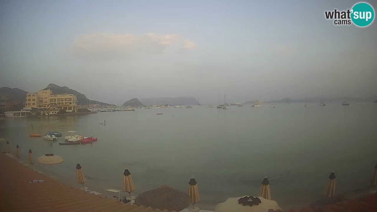 Spletna kamera Terza Spiaggia Golfo Aranci – Pogled na plažo v živo