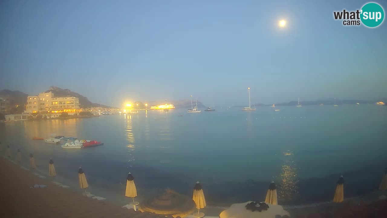 Spletna kamera Terza Spiaggia Golfo Aranci – Pogled na plažo v živo
