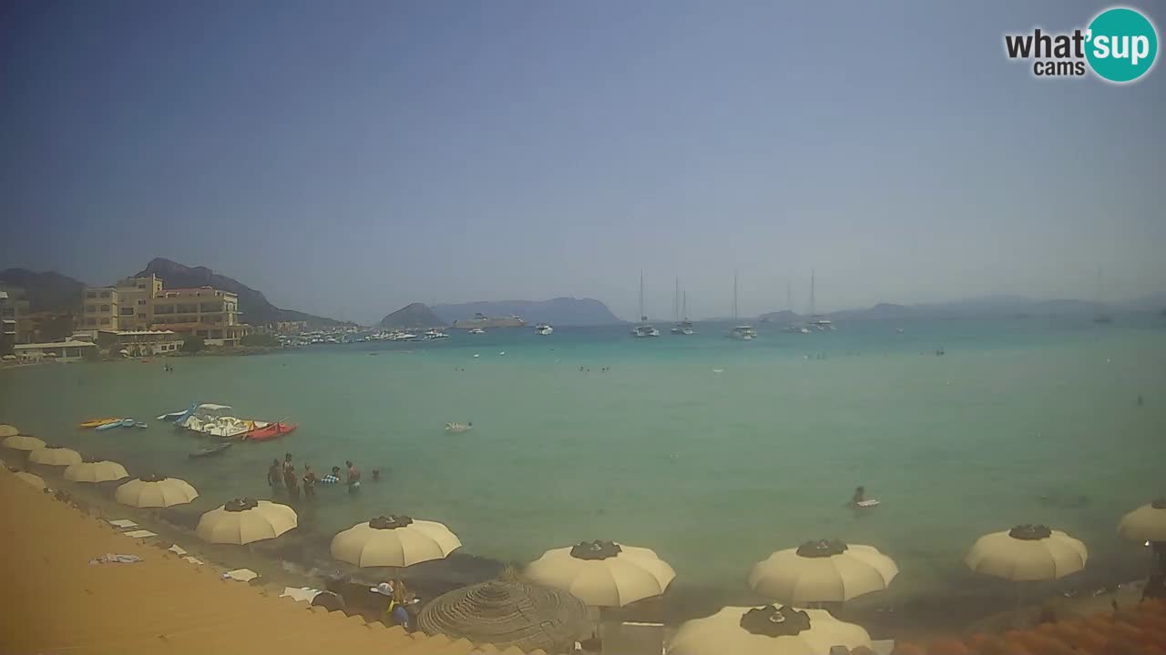 Spletna kamera Terza Spiaggia Golfo Aranci – Pogled na plažo v živo