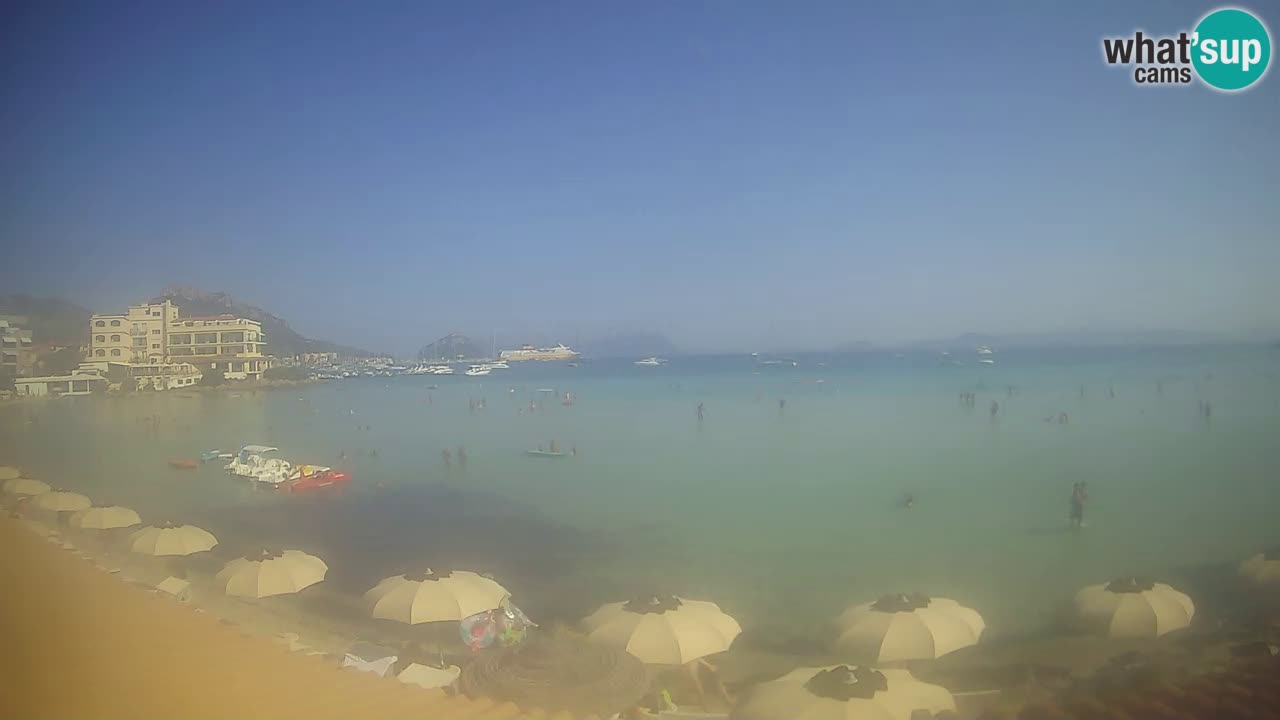 Spletna kamera Terza Spiaggia Golfo Aranci – Pogled na plažo v živo