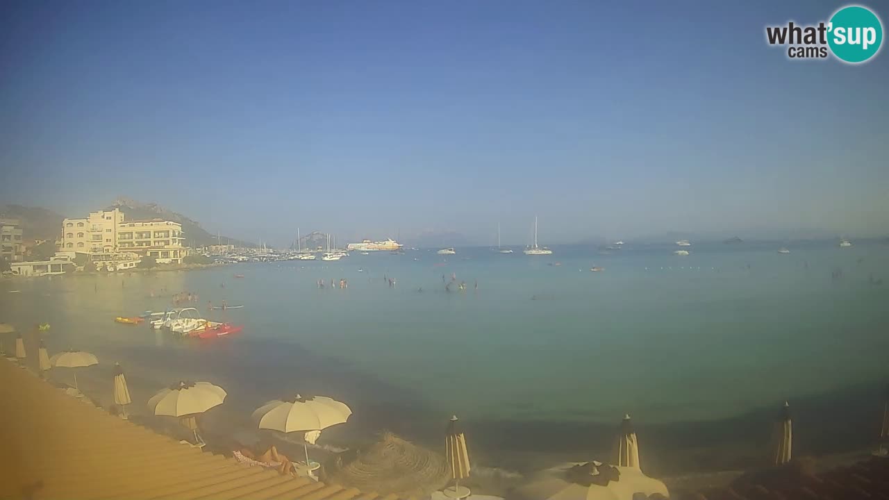Spletna kamera Terza Spiaggia Golfo Aranci – Pogled na plažo v živo
